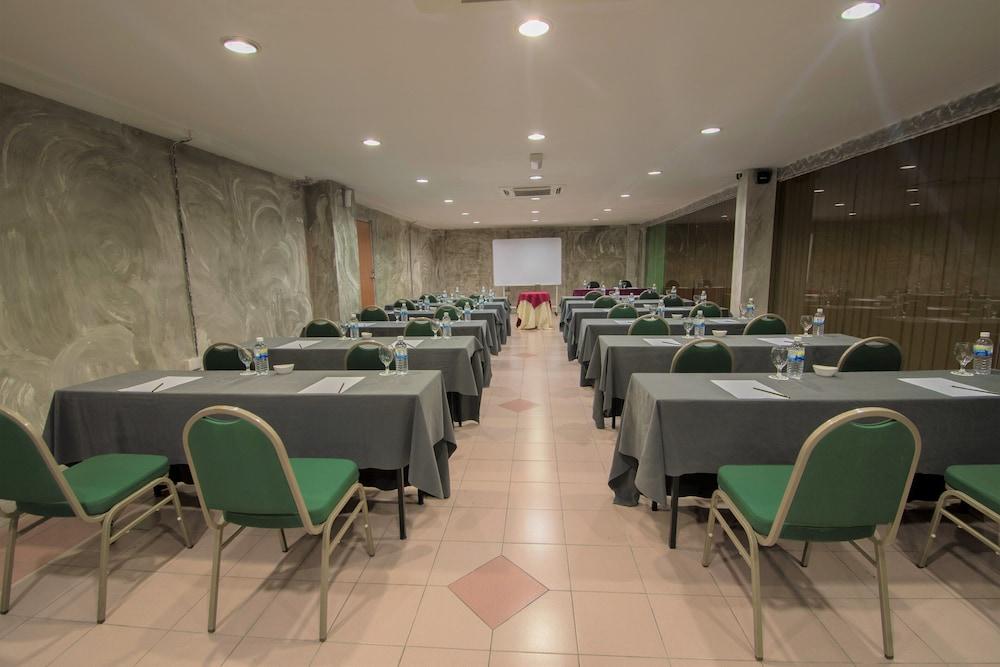 Grand Sentosa Hotel Johor Bahru Extérieur photo